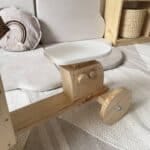 Vagon aserrin – material Montessori de madera artesanal