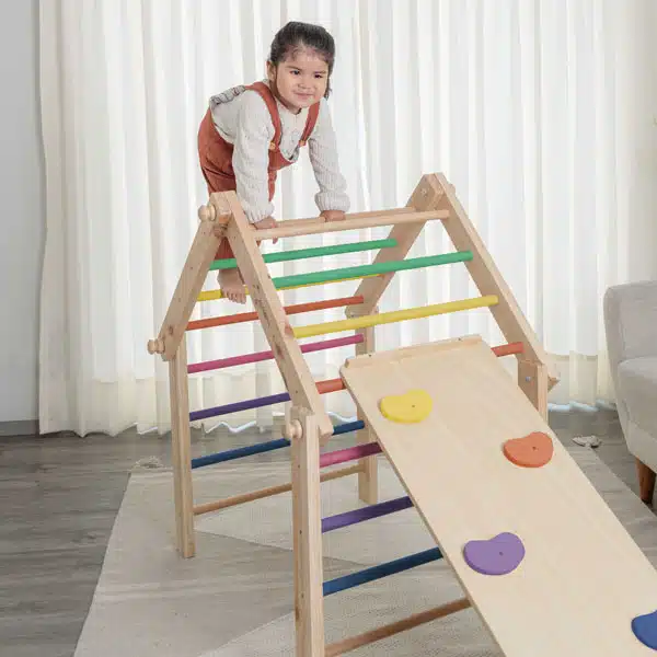 Triángulo Pikler Evolutivo 2.0 de madera artesanal Montessori – Circuito – Aserrín Perú