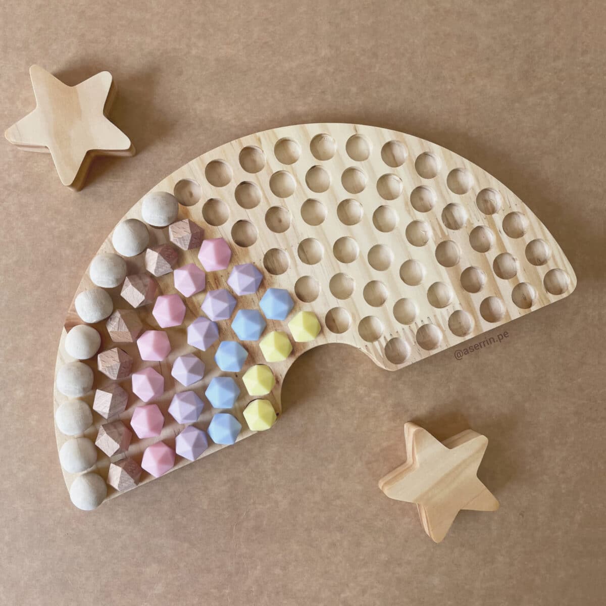 Arcoíris Motriz de madera Montessori para movimiento libre