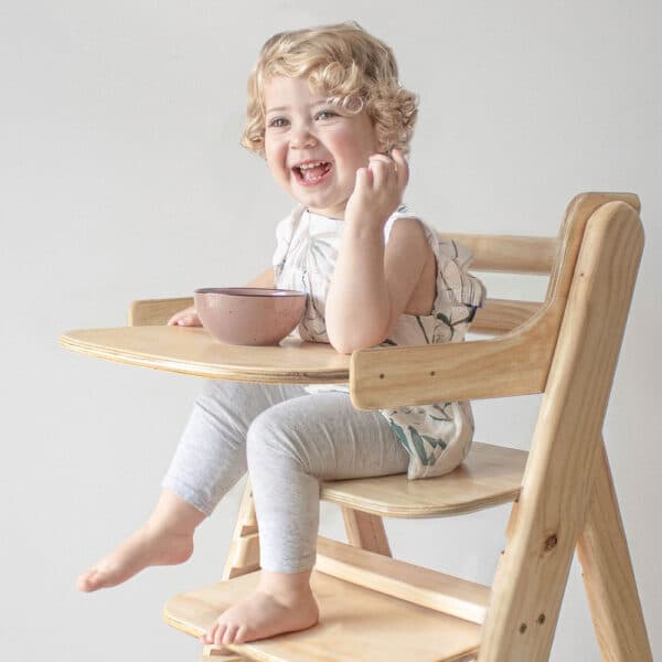 Silla de Comer Evolutiva Montessori 2.0 + arnés de madera artesanal – Aserrín Perú